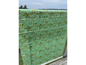 Skandinaviskt retrotyg blommigt vintage tyg 90x146 cm nyskick