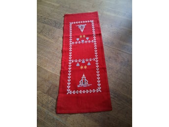 RETRO HANDBRODERAD JULLÖPARE -KYRKA STJÄRNOR-KLOCKOR STRL 25 X 67 CM