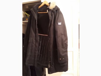 1 fin ny svart dam vinterjacka med huva storlek.. (373986453 1 fin ny svart dam vinterjacka med huva storlek.. (373986453