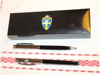 ETUI MED 2 PENNOR SvFF SVENSKA FOTBOLLFÖRBUNDET.