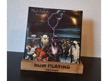Vinylställ i massiv trä