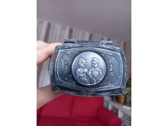 Vintage dekorativt SMYCKESSKRIN metall ask gömma