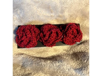 3 rosor röda