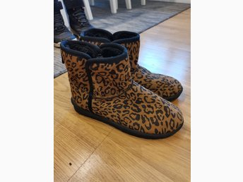Snygga Fodrade uggs i storlek 36 Snygga Fodrade uggs i storlek 36