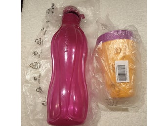 Tupperware flaska 750ml och 2 muggar