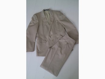 Beige kostym kavaj byxor kostymbyxor stl. 150 B.. (404365387 Beige kostym kavaj byxor kostymbyxor stl. 150 B.. (404365387
