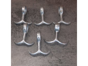 6st. Ankarkrokar till hatthylla aluminium