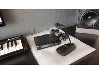 Shure SLX Trådlöst Svanhals Bordsmikrofonsystem SLX4 + MX890