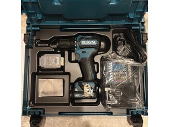 Makita Borrmaskin med batteri och laddare