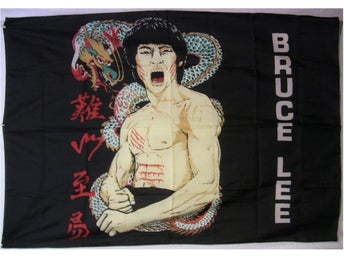 Film flagga Bruce Lee - old black. posterflagga SAMLAROBJEKT
