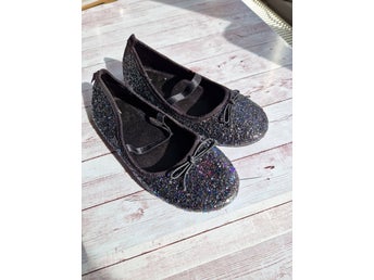 H&M Ballerinaskor med glitter, svarta, storlek 32