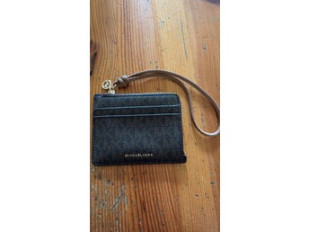 Michael Kors korthållare med handledsrem