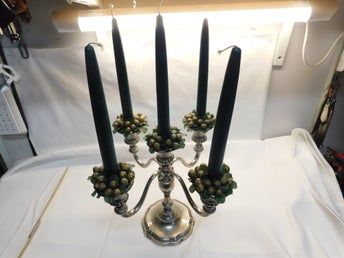 Kandelaber Vintage Vitmetall Kandelaber med Gröna Ljus
