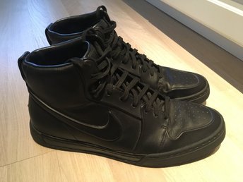 helt svarta nike helt svarta nike