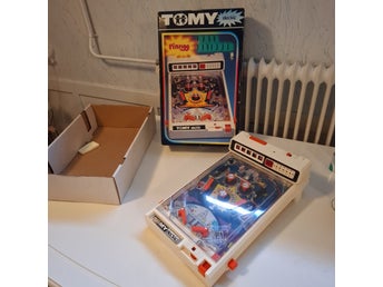 Retro Tomy Electric Pinngg Ball Flipper Vintage 70/80-tal) med originalkartong