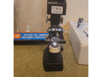 3-Way Microscope Set with Projection Unit (150x-600x Magnification)