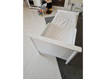 Barnsäng vit 160x70cm köpt 2025