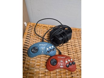 Radica Games Mega Drive Street Fighter II Spelkonsol med två kontroller