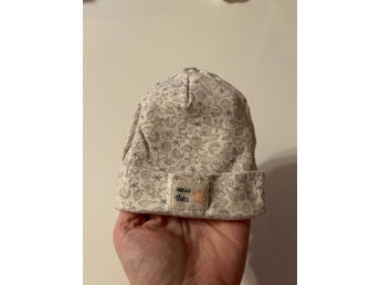 H&M, vit tunn mössa med strand motiv, storlek 62