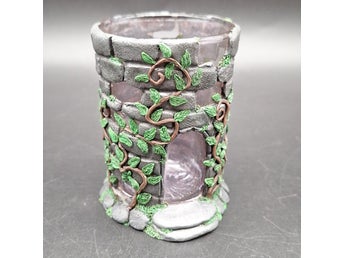 Handskulpterad ljuslykta, pennställ, godis gömma borgruin ca 7-8cm hög se bilder
