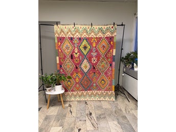 Handvävd Ull kelimmatta 196 x 152 cm