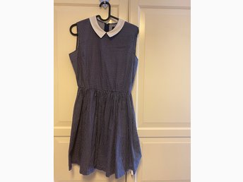 Prickig klänning pop botique retro (50 tal ro.. (415154216 Vintage Klänning Medium Rockabilly 50tal 60tal Beyond Retro