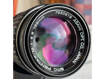 SMC Pentax-M 1:3.5 135mm 135mm f/3.5 w/extandable lens hood