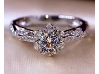 Helt Nytt: Ring pläterad med äkta silver 925 med Zirkon, ST 6, Ca 15-16 mm
