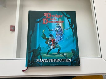 Drakar och Demoner: Monsterboken - Riotminds