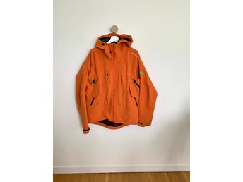 Hahnenekamm skidjacka strl: XL herr orange skaljacka jacka Lindvallen