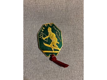 Äldre turmärke / medalj - Skade & Uller - Skidlöparens beskyddare 1940-50 talet