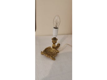 Bordslampa i mässing retro guld guldigt