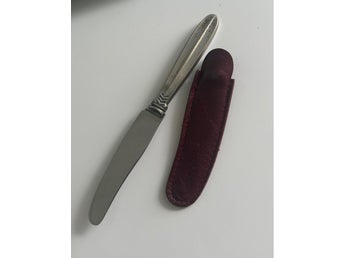 Antik kniv i silver 830 med hållare