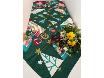 Härlig tryckt Julduk med ett mycket trevligt mönster/Retro/Vintage