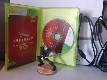 Disney infinity 3.0 Xbox 360 starter pack #2