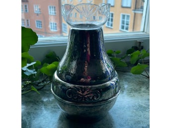 Jugend älskade jugend- vas i silver med glasinsats kvar Sekelskifte 1900