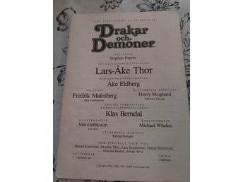 Drakar och Demoner rollspel av Stephen Perrin