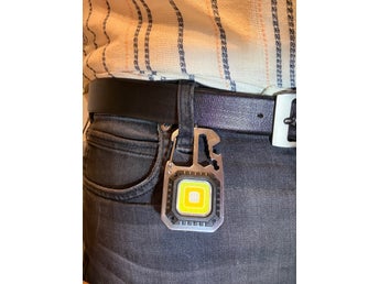 Kraftfull COB LED Nyckelringslampa – USB-C, 6 ljuslägen, uppladdningsbar