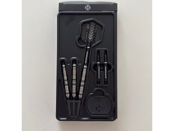 Harrows dartsset med Supergrip-tillbehör