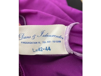Dans & Isdansecenter lila dansdräkt, storlek 42-44