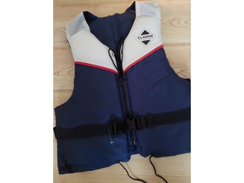Fladen Flytväst/Räddningsväst i Strl XL 70 kg.