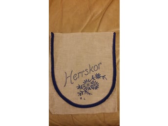 Fodral 40-tal i Linne till Herrskor Handbroderat Mått: 22cm x 26 cm
