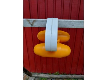 Simdyna i plast för den som lär sig simma.