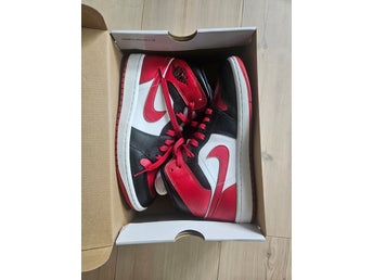 Nike Air Jordan 1 mid storlek 39