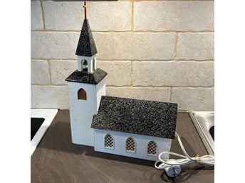 Retro julkyrka med belysning och spelverk Fint skick