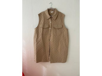 H&M Mama knälång quiltad väst/kappa, storlek XL