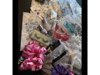 ~ ”Mystery bag” ~SkönhetsPaket~ Lösögonfransar Tatueringar Nagellac