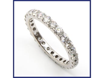 Ring, 18K vitguld, allians, naturliga diamanter (1,08ct, stl 17,35mm)
