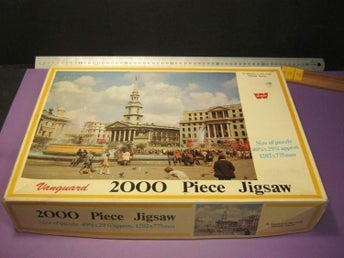 2000 b, Whitman Äldre, Trafalgar Square, London