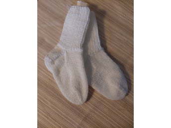 Handstickade barnsockor / Strl 28-30